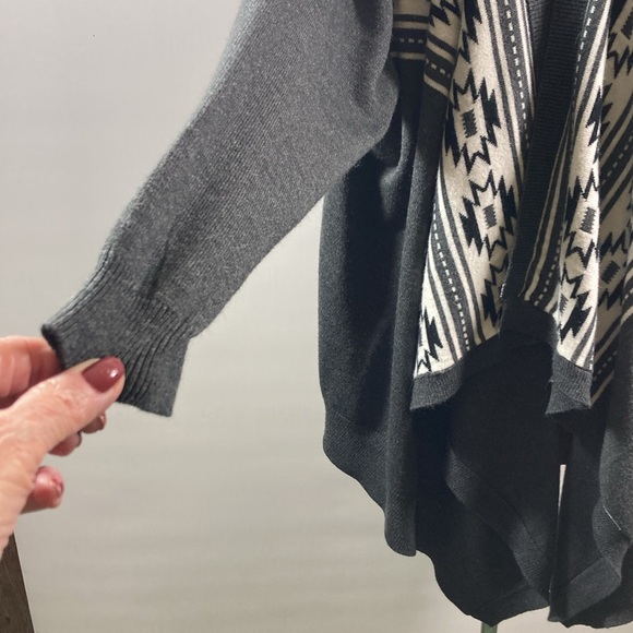 Morgan City Sweater Women Women Size XXL Gray & White Lap Over Front Long Sleeve - Picture 4 of 11